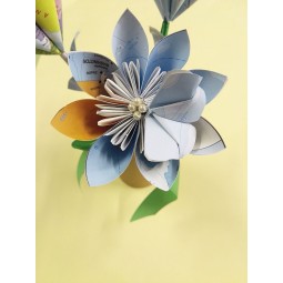 Fiori con carte geografiche