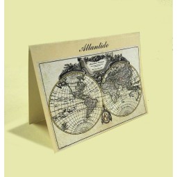 Segnatavoli con carte geografiche