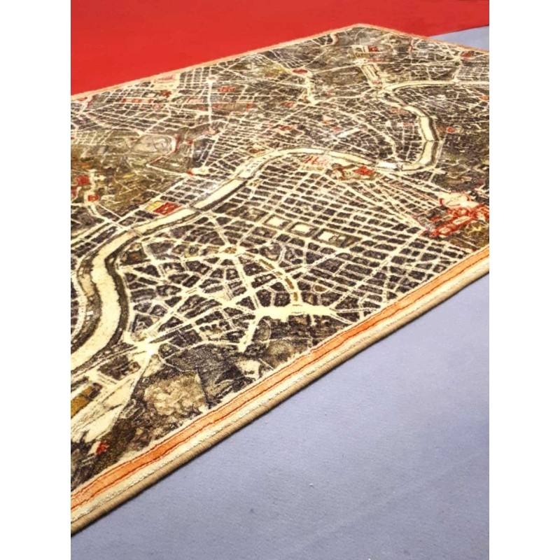 Tappeto con carte geografiche