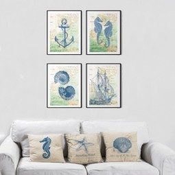 Carte marine fisiche con elementi simbolici legati al mare